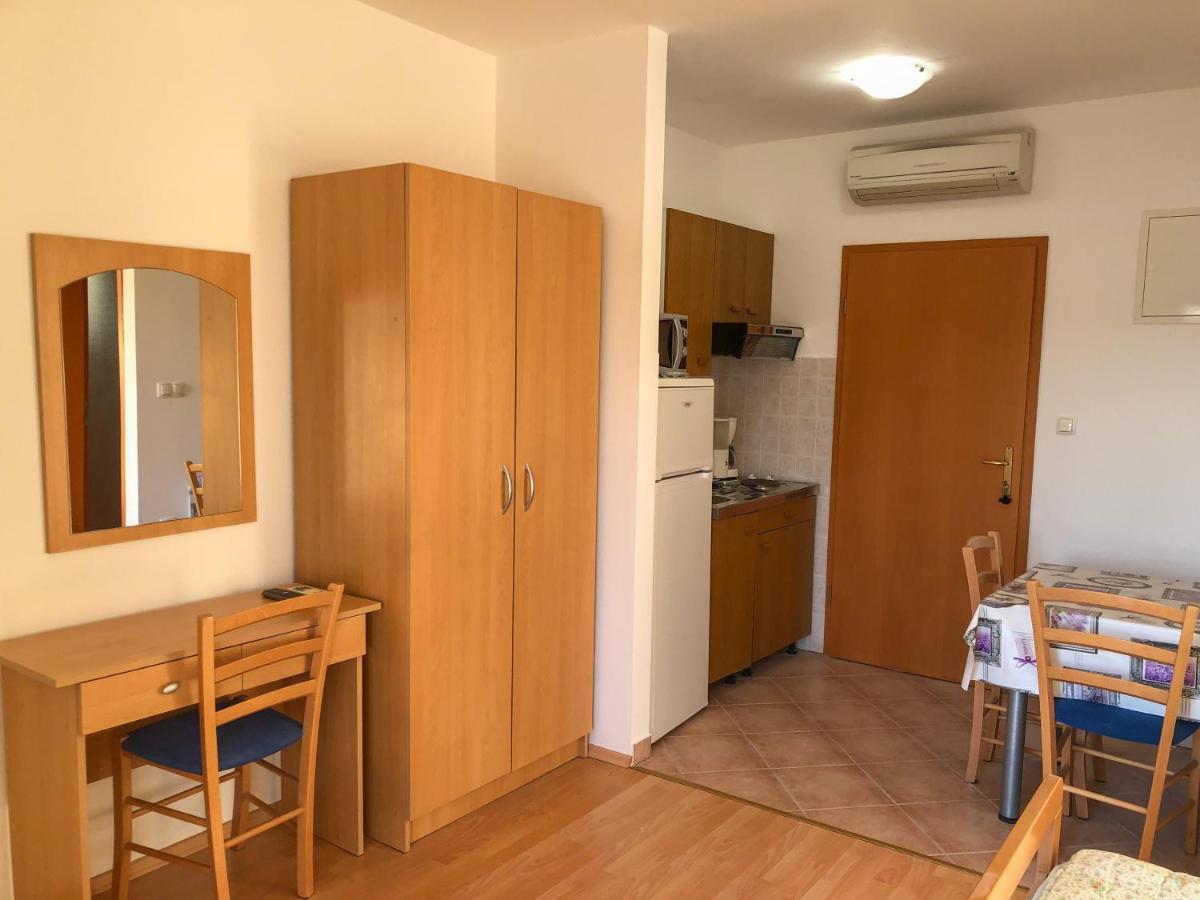 Apartments Palit Rab Bagian luar foto